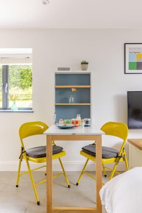 Cosy Cotswolds Retreat Near Bath & Castle Combe Apartamento Chippenham  Exterior foto
